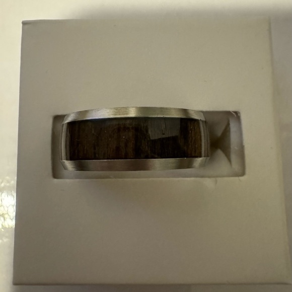 NWT BP “The Classic” Men’s Titanium and Whiskey Barrel Wood Ring SZ 8 - Picture 7 of 7